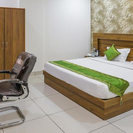 Treebo Trip Kapil Royalista Hotell Ludhiana Eksteriør bilde