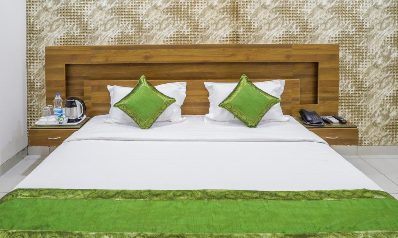 Treebo Trip Kapil Royalista Hotell Ludhiana Eksteriør bilde