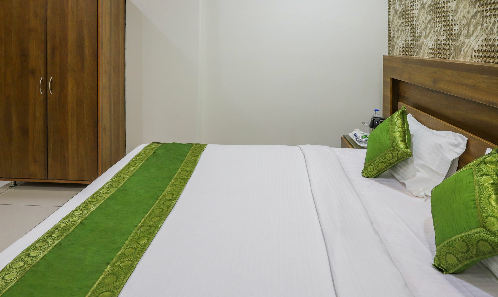 Treebo Trip Kapil Royalista Hotell Ludhiana Eksteriør bilde